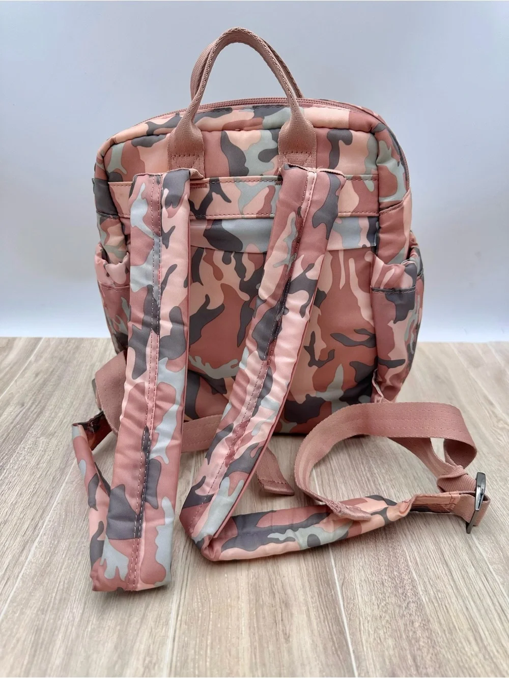lug stylish functional